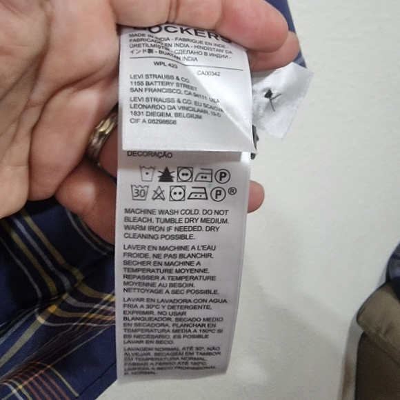 Men's NWT Navy Blue Plaid Long Sleeve Dockers Button Up Regular Fit Shirt - Picture 4 of 6